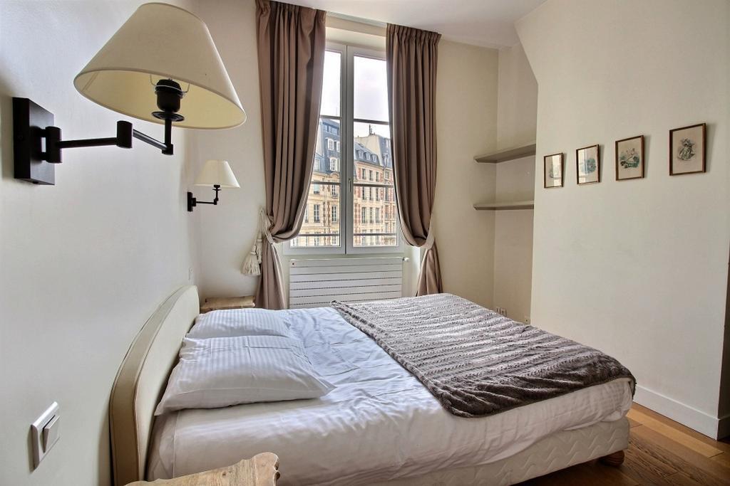 Place Dauphine - 4 Adults *
